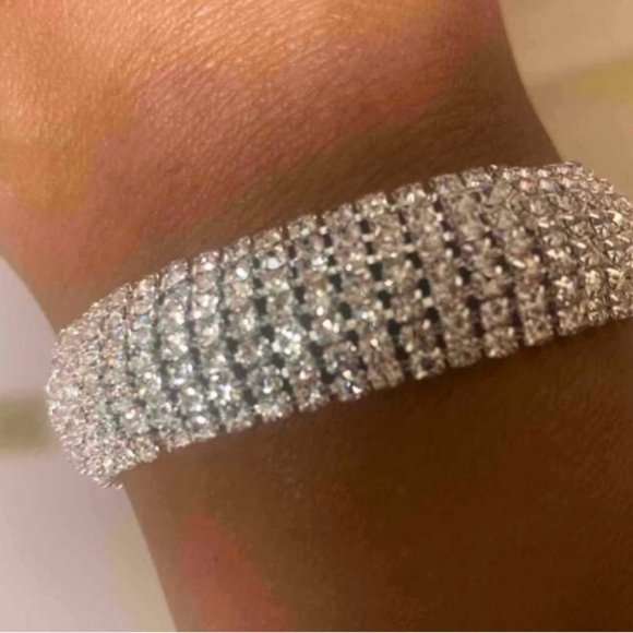 🎄CHRISTMAS GIFTS🎄 BRAND NEW-STUNNING SILVER COLOR SIMULATED DIAMOND BRACELET - Picture 2 of 6